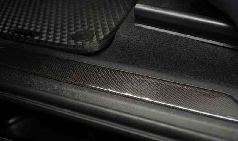 car sill